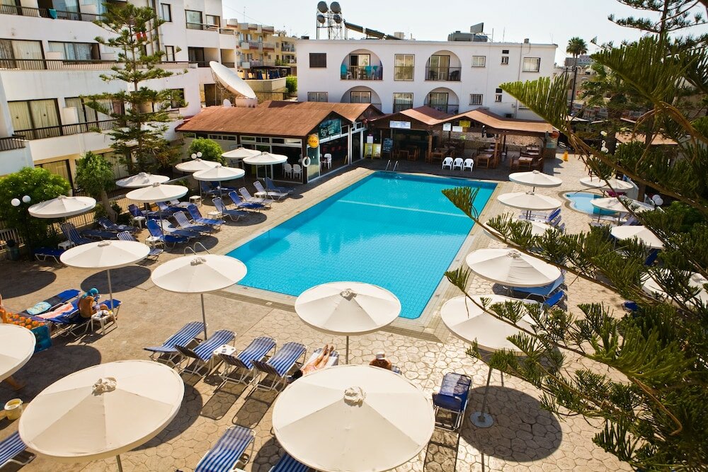 Фото Christabelle Hotel Apartments