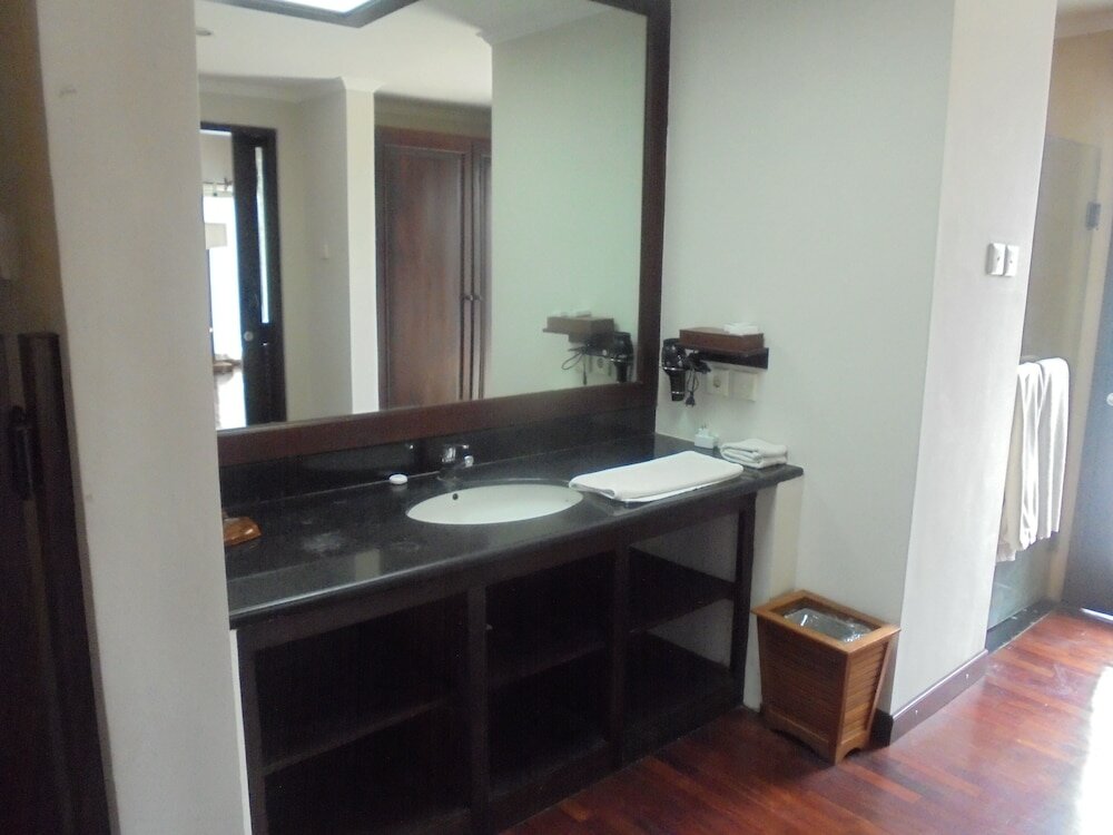 Фото 194778772671