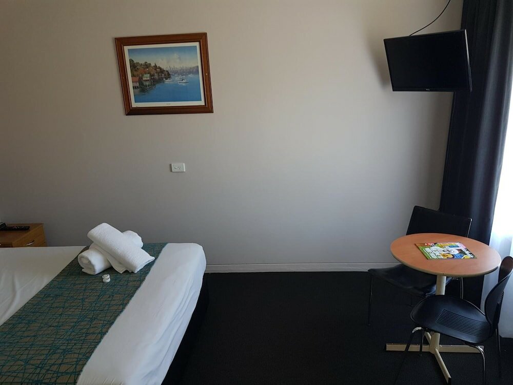 Фото Gateshead Tavern Motel