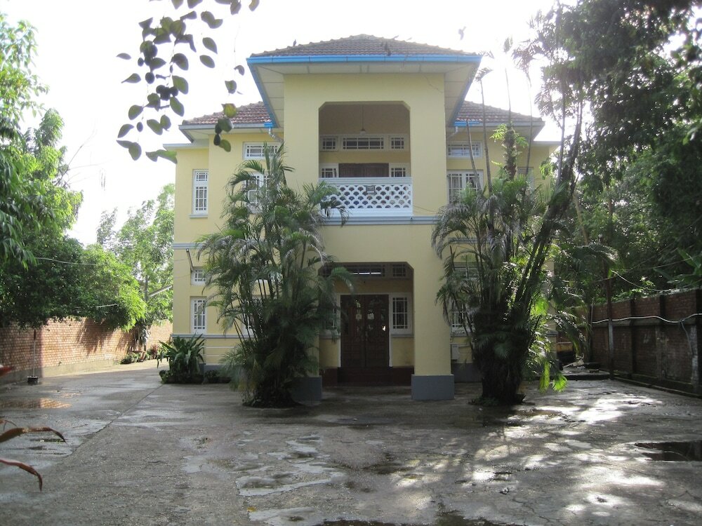 Фото Golden Guest Inn