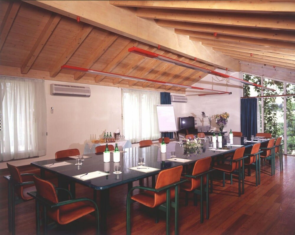 Фото Business Hotel