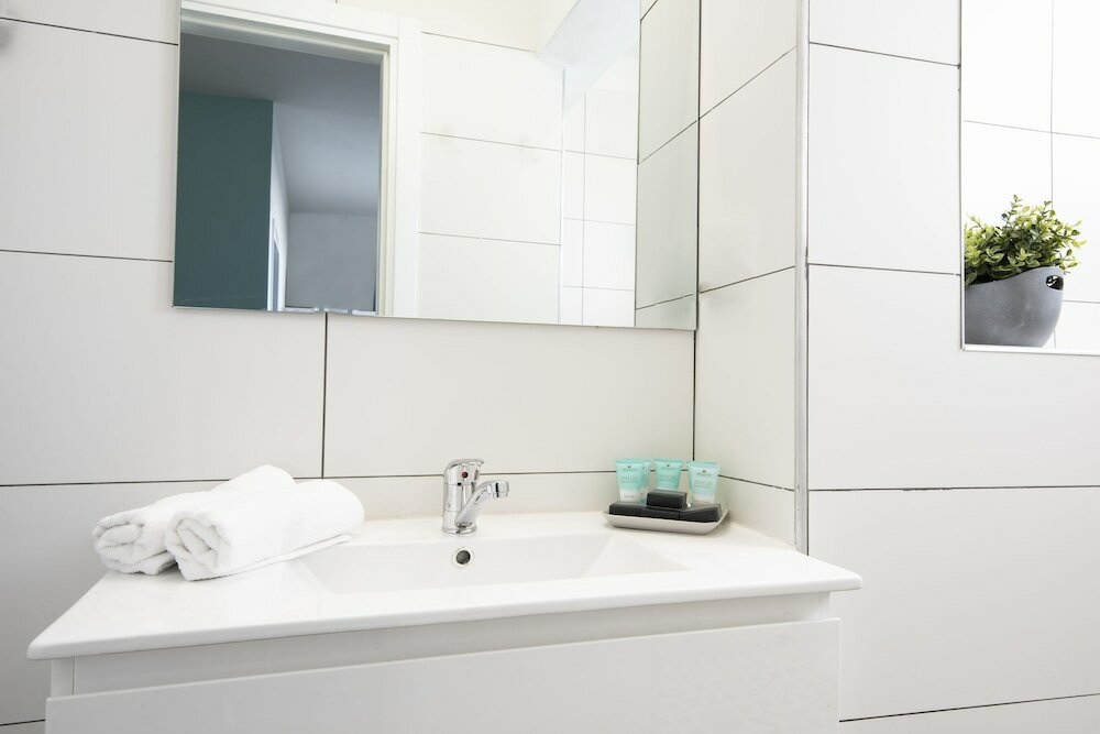 Фото AirTLV Hatikva Apartments