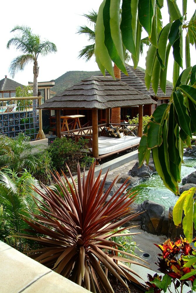 Фото Regency Country Club Apartments Suites