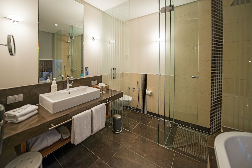 Фото Landidyll Hotel Gasthof zum Freden