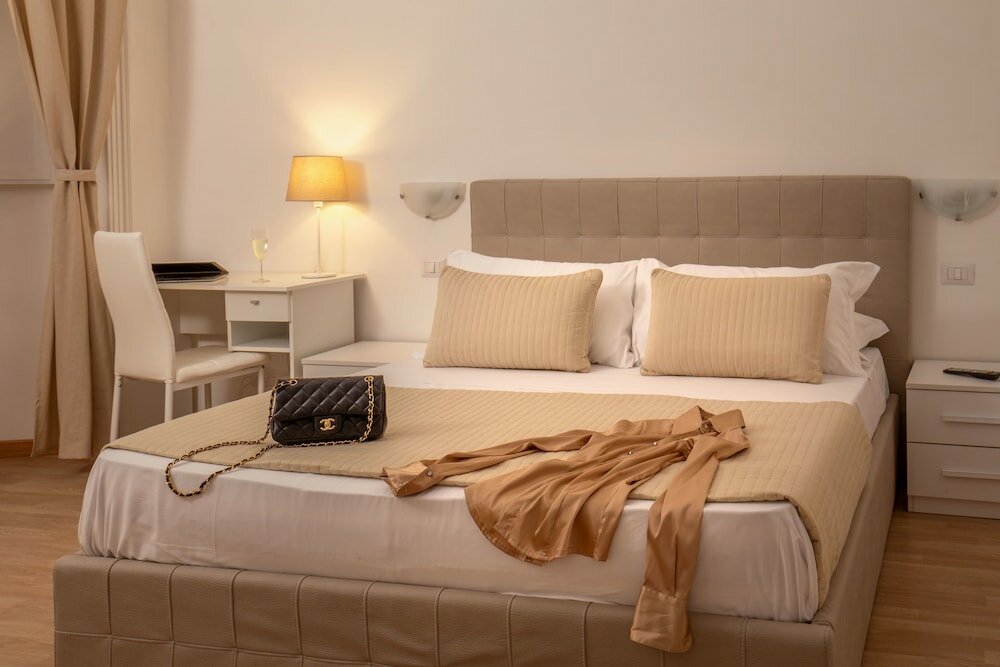 Фото Domus Veneto Rome