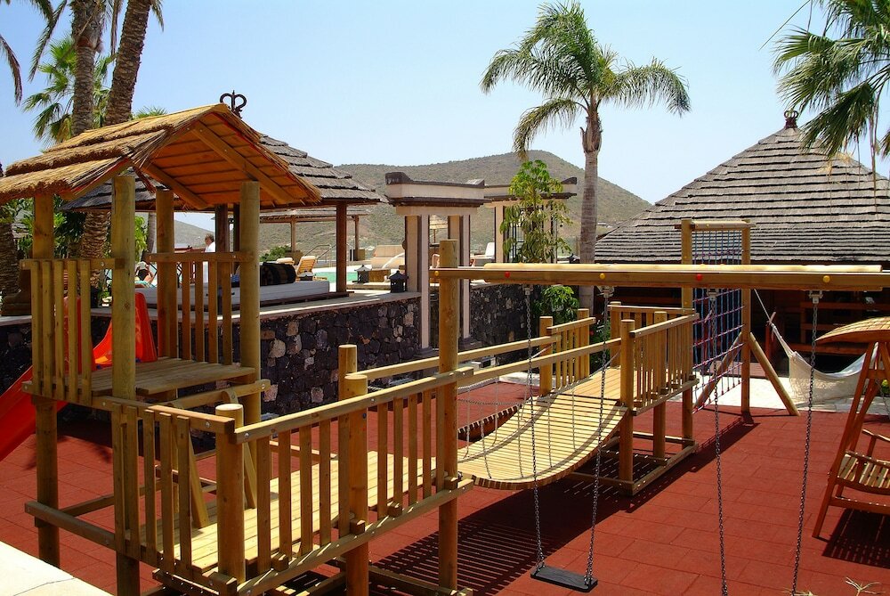 Фото Regency Country Club Apartments Suites