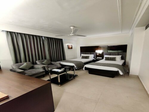 Внешний вид отеля The Samilton в Калькутте, фото 3