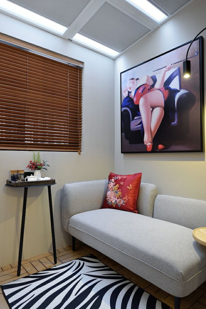 Фото Newly Renovated 1bdr Apt Old Shanghai