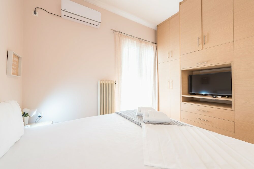 Фото Stylish Acropolis Apartment by Cloudkeys