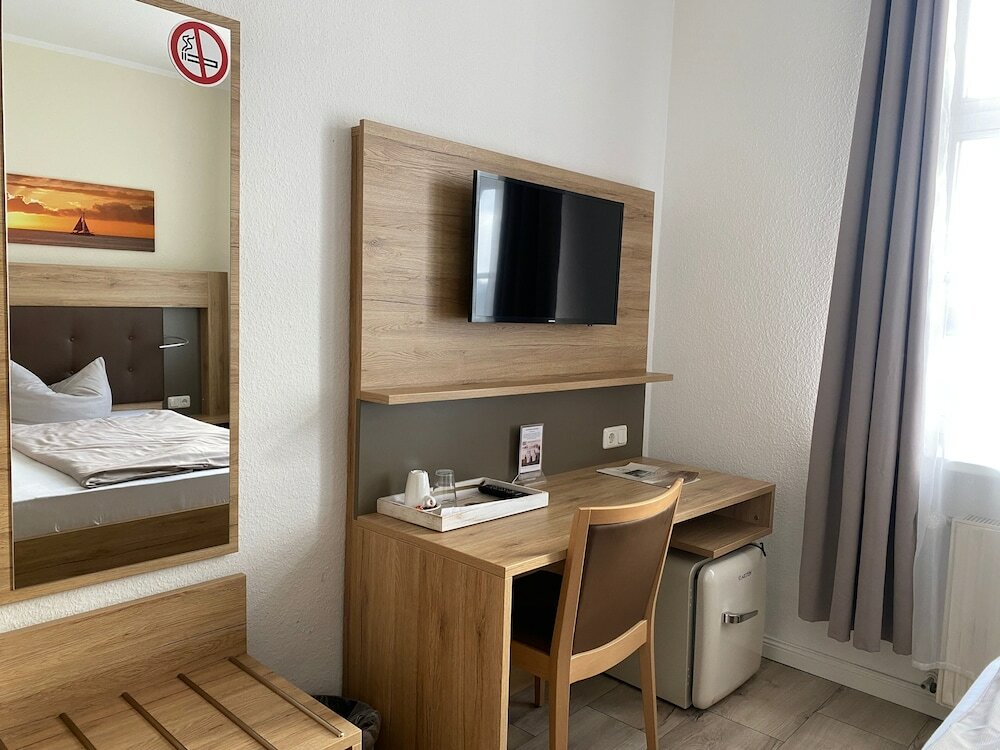 Фото Hotel Pension Zum Alten Fährhaus