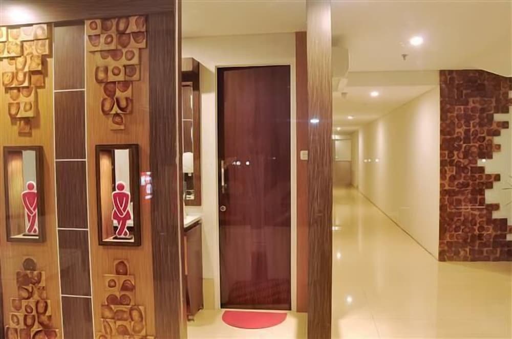 Фото Tickle Hotel