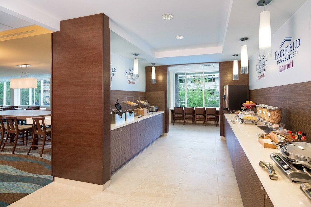 Фото Fairfield Inn & Suites by Marriott Calgary Downtown