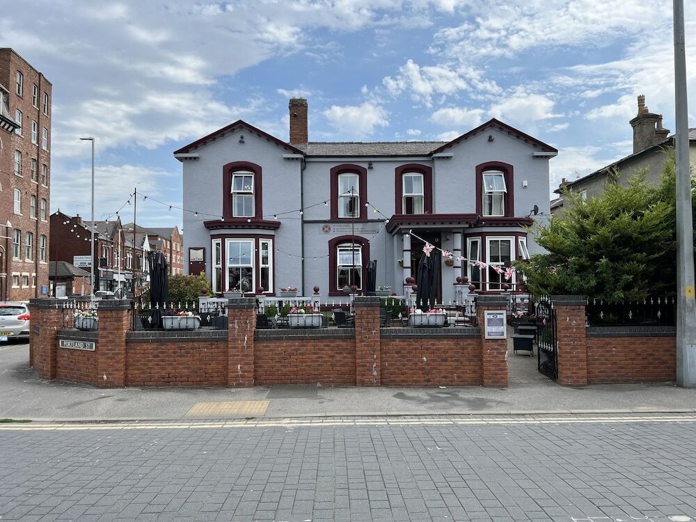 Фото Southport Metro Hotel