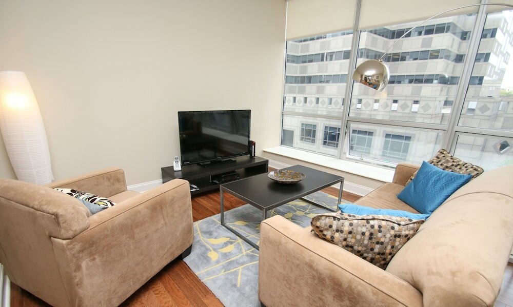 Фото UrHomeInPhilly- Market Street