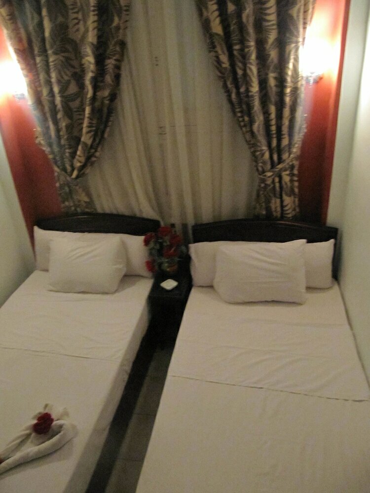 Фото City Plaza Hostel