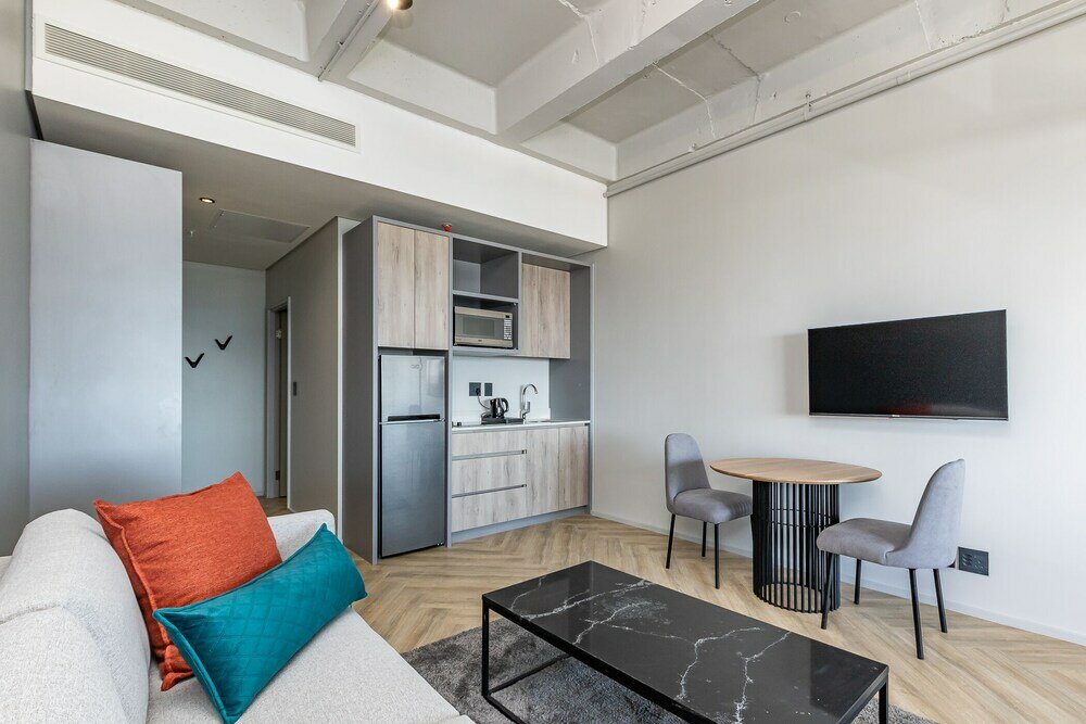 Фото One Thibault Self Catering Apartments	