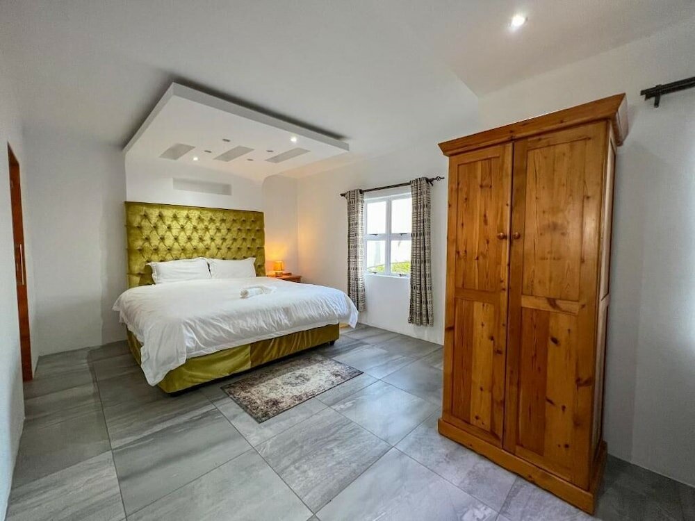 Фото Flagridge County Lodge