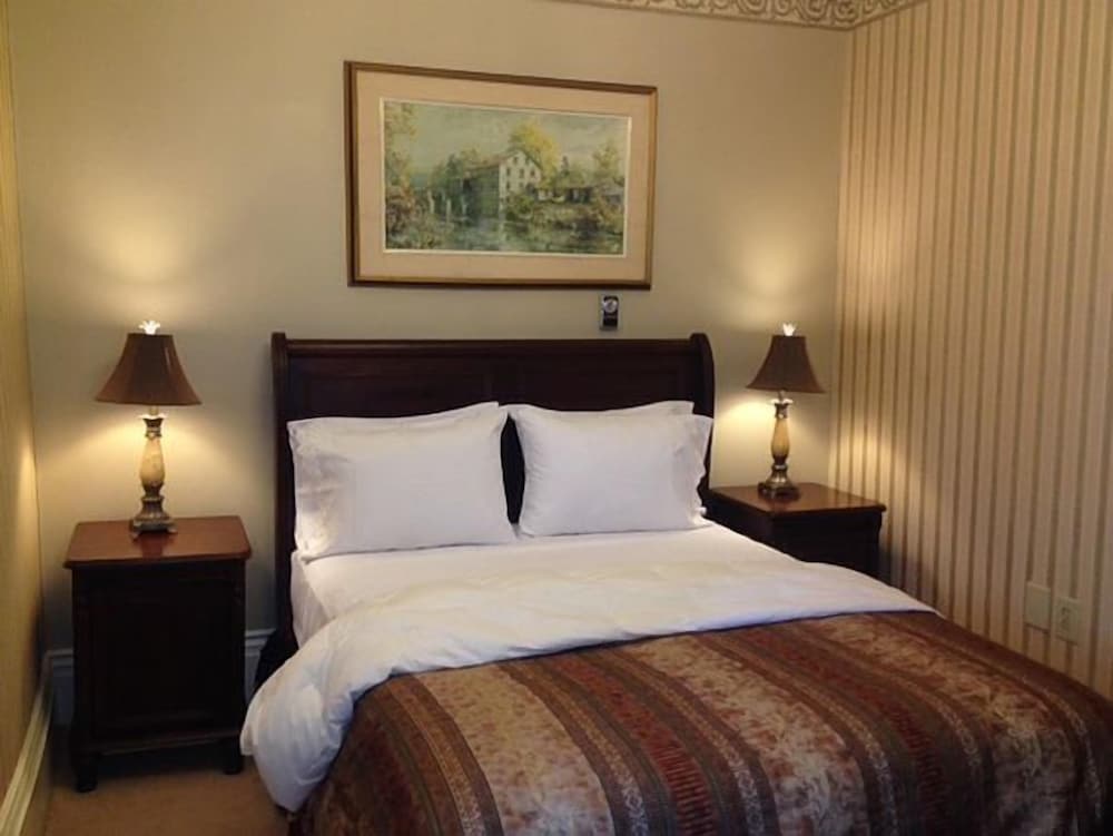 Фото The Noble Suites