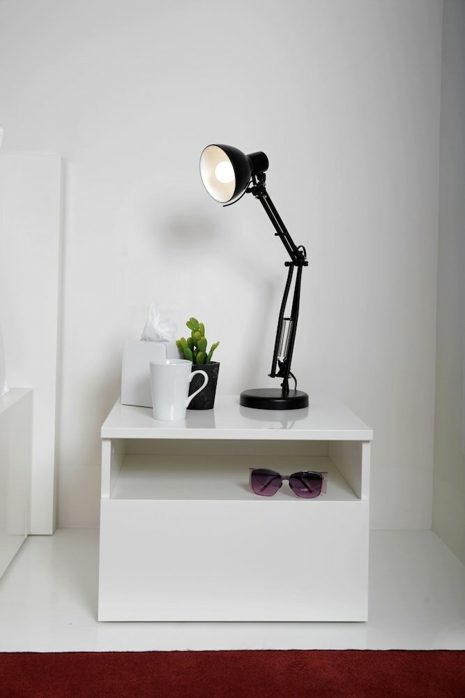 Фото 1866 Court & Suites