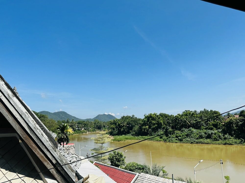 Фото Kingkham Riverside Hotel