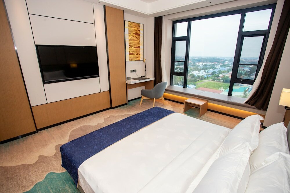 Фото LC International Hotel