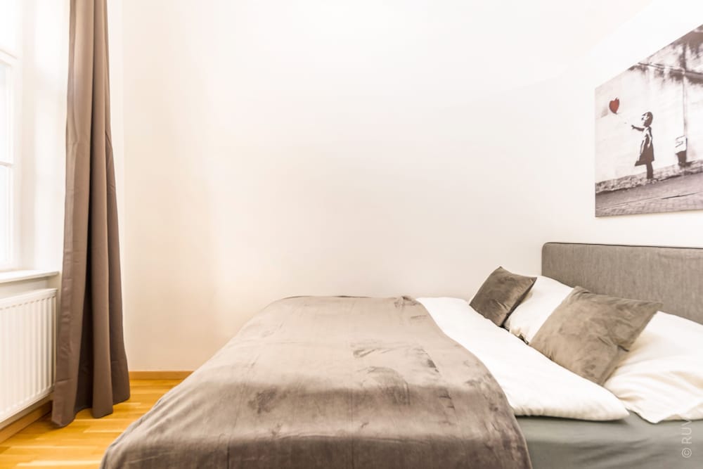 Фото City Apartment - 5 min to Metro