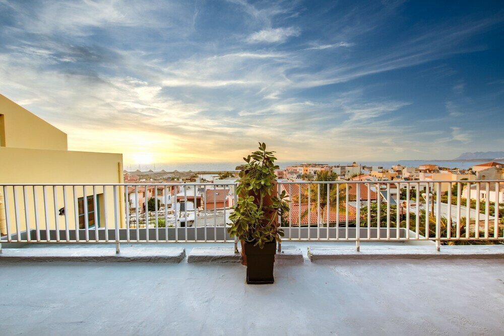 Фото Krinis houses next the old harbour