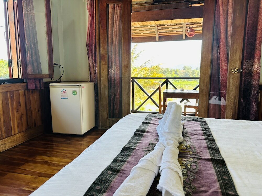 Фото Kingkham Riverside Hotel