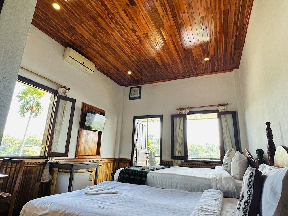 Фото Kingkham Riverside Hotel