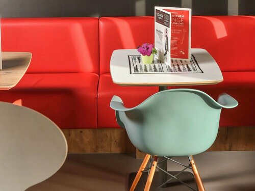 Гостиница Ibis Charleroi Airport Brussels South в Самбрвиле