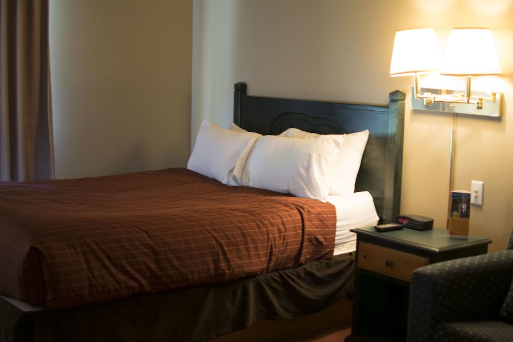 Фото Waterton Lakes Lodge Resort