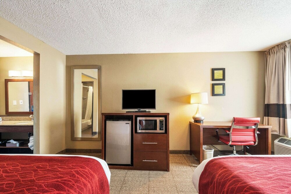 Фото Comfort Inn Mayfield Heights Cleveland East