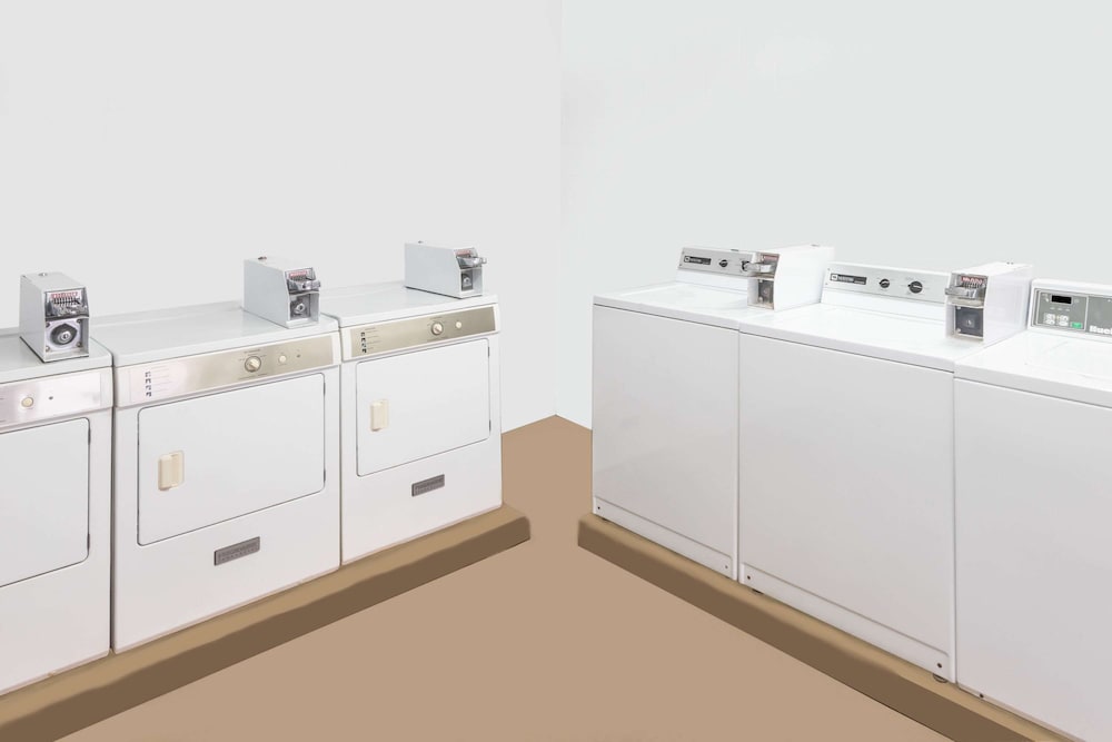 Фото Travelodge by Wyndham Shreveport La