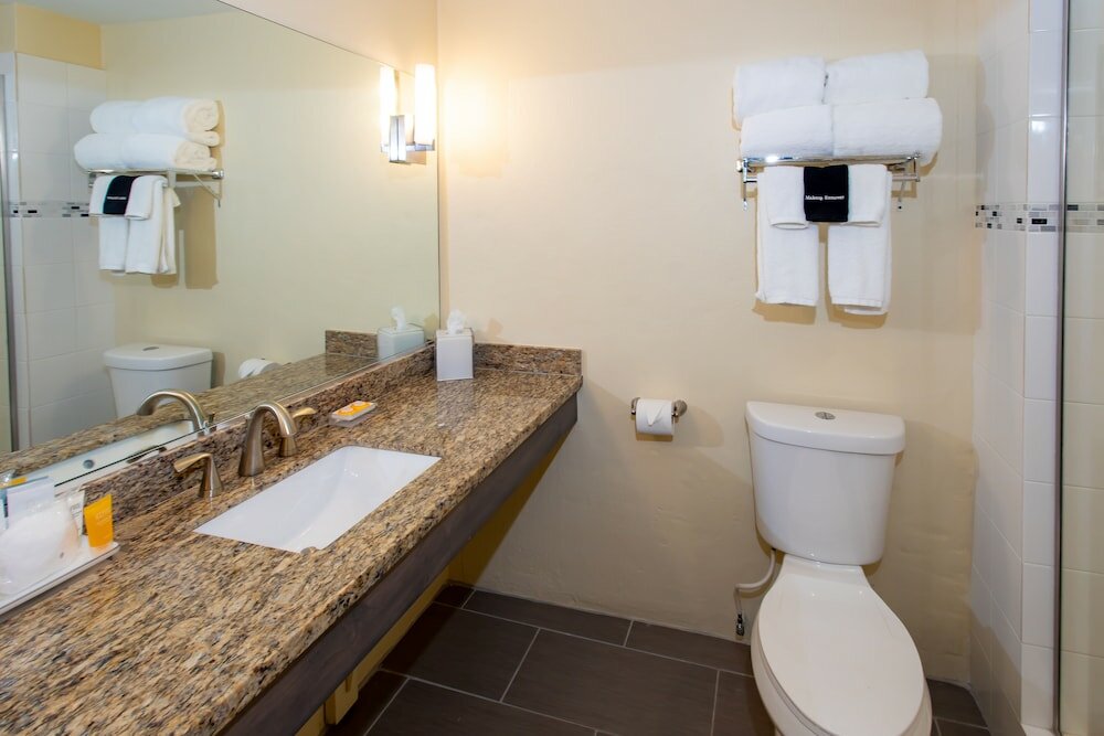 Фото Caravelle Hotel & Casino