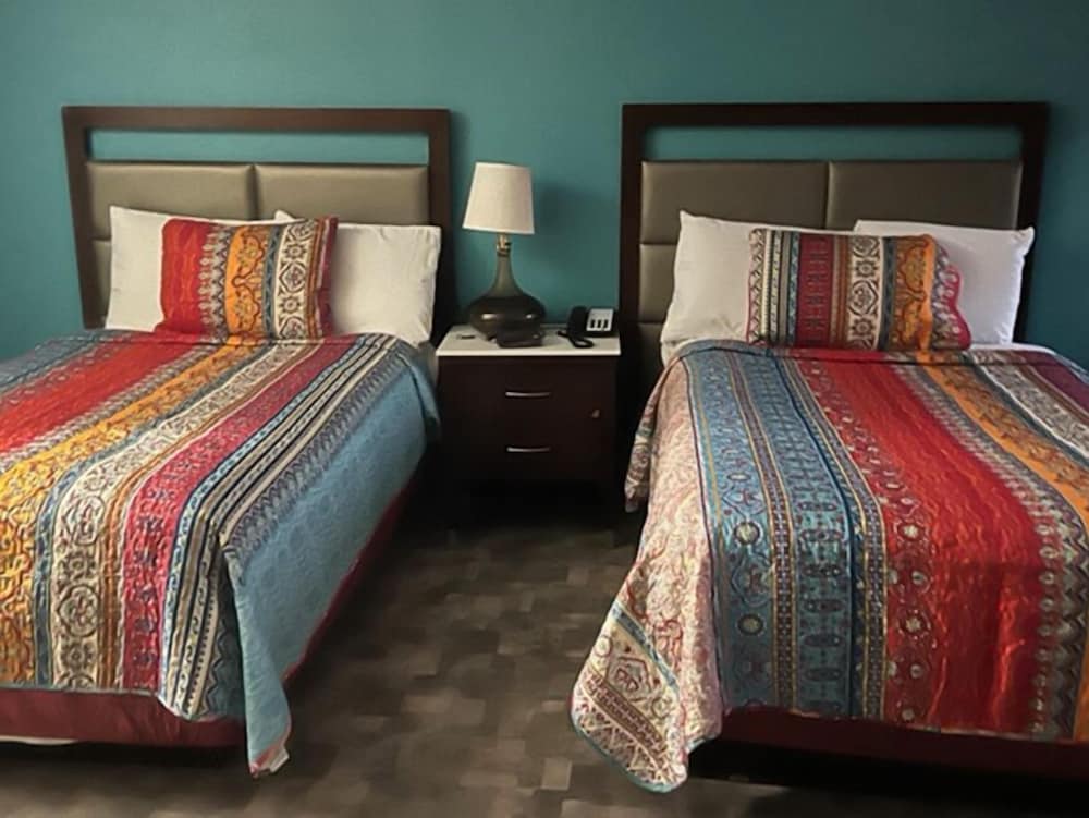 Фото Philly Inn & Suites