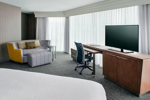 Гостиница Courtyard by Marriott Charlotte City Center в Шарлотте