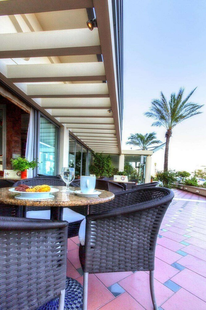 Фото Mediterranean Hotel