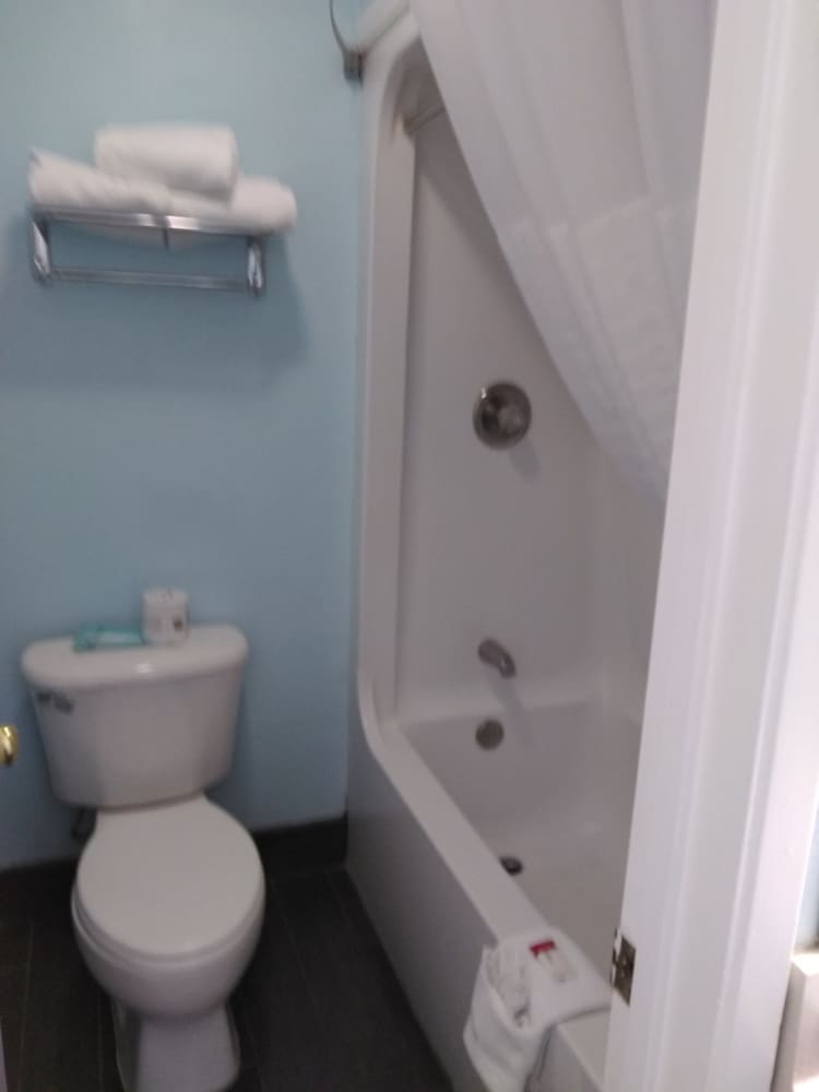 Фото Travelodge by Wyndham Bishop