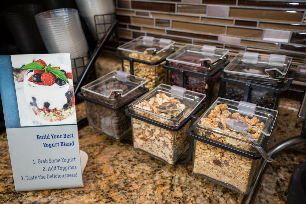 Фото Best Western Plus Airport Inn & Suites