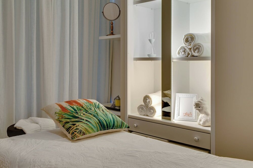 Фото Protea Hotel Cape Town Waterfront Breakwater Lodge