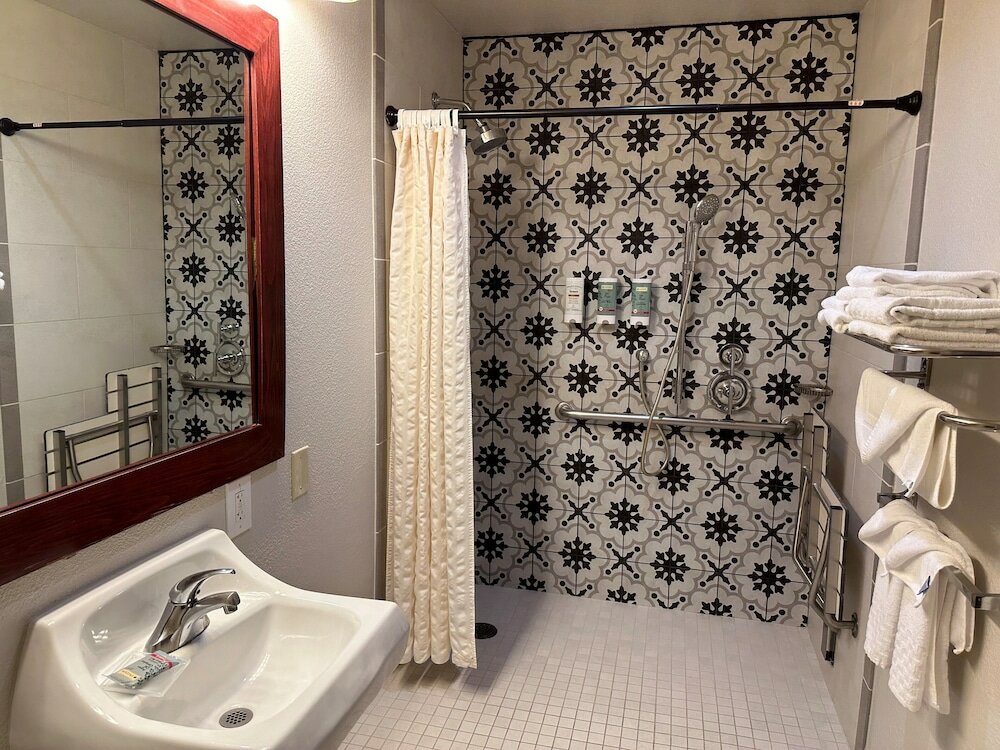 Фото Best Western Dry Creek Inn