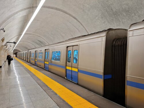 Saryarka (Almaty, Abay Avenue), metro station