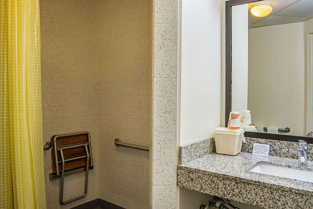 Фото Quality Inn & Suites Clackamas Portland