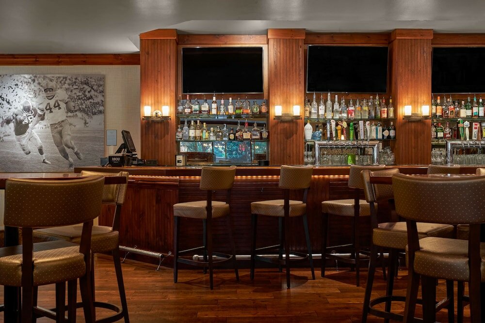 Фото DoubleTree by Hilton Hotel Dallas – Love Field