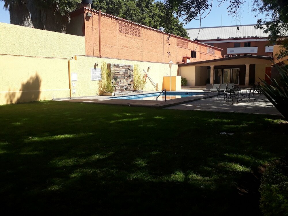 Фото Country Plaza