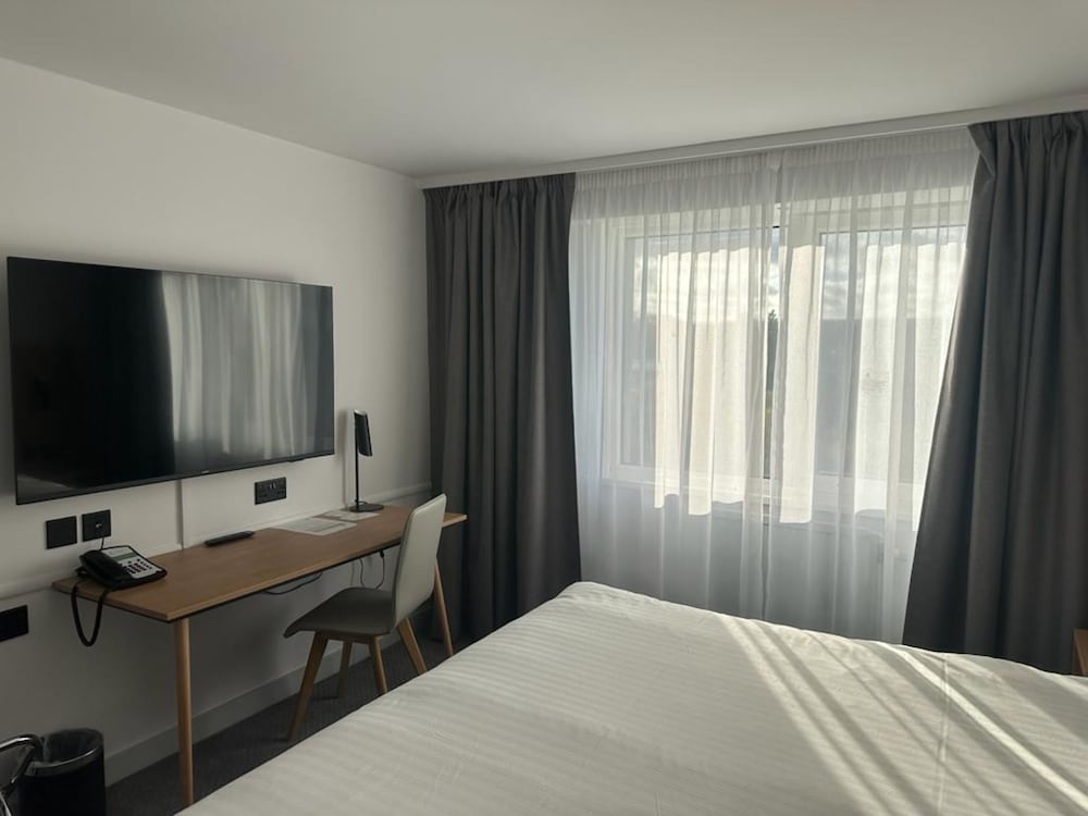 Фото Holiday Inn Basildon