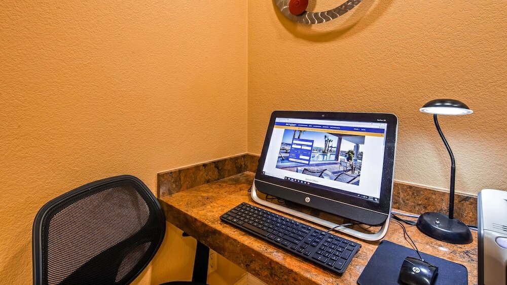 Фото Best Western Plus Airport Plaza