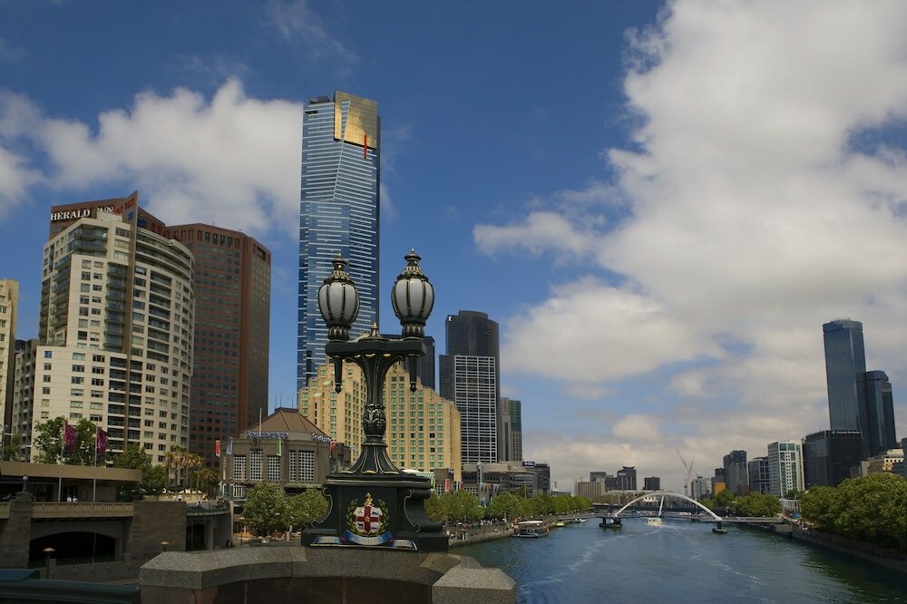Фото Quay West Suites Melbourne