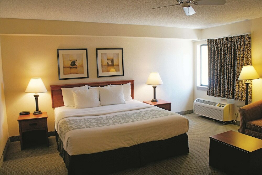 Фото La Quinta Inn & Suites by Wyndham Albuquerque Journal Ctr Nw