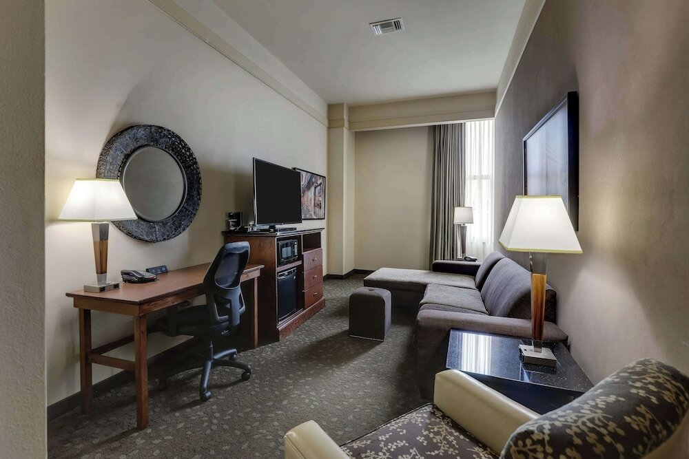 Фото Drury Plaza Hotel New Orleans